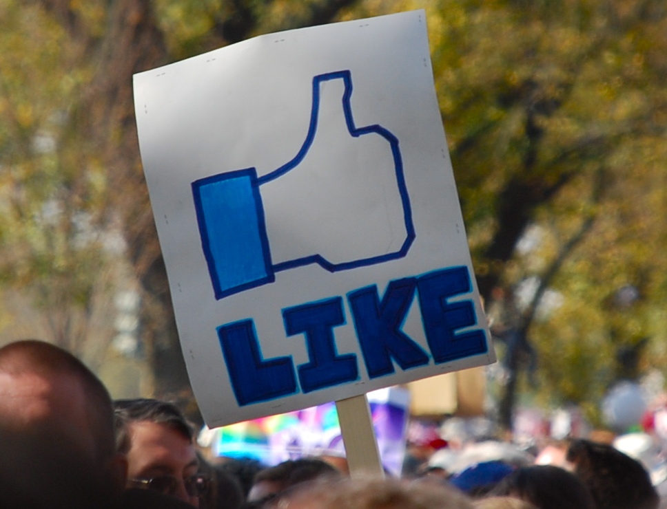 Like - clicktivismus - lajk - Facebook