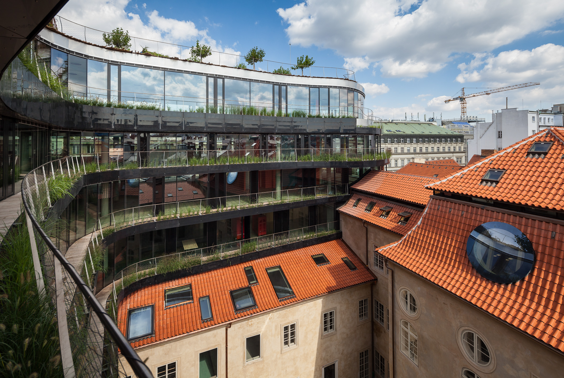 DRN, napojení na Schönkirchovský palác 