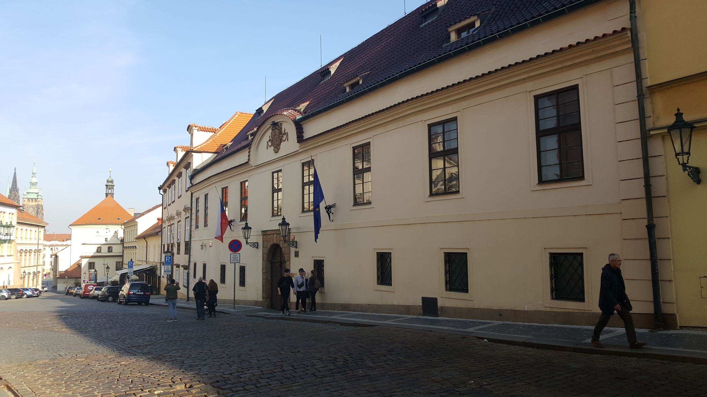 6b. Hrzánský palác z Loretánské ulice