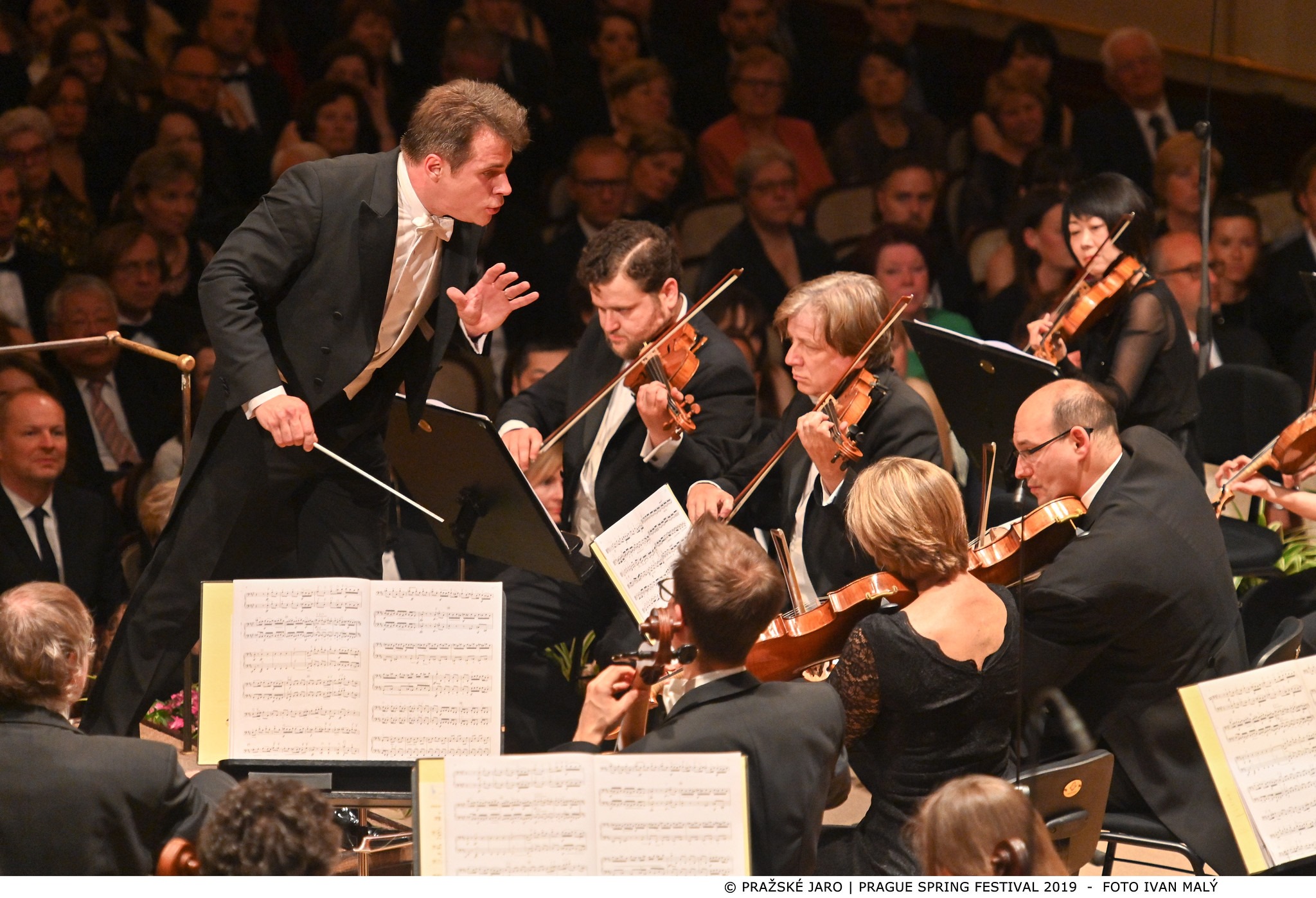 Zahajovací koncert 73. ročníku mezinárodního hudebního festivalu ze Smetanovy síně Obecního domu