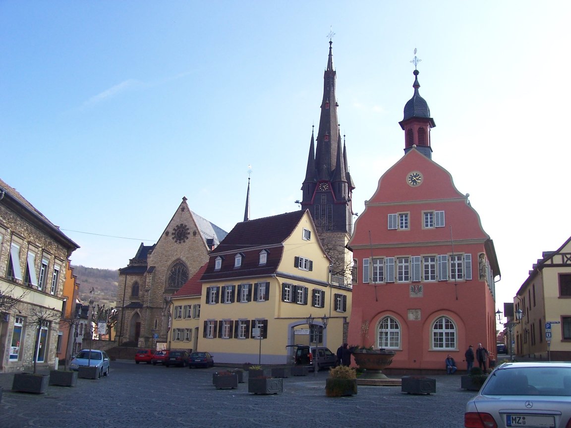 Radnice na náměstí v německém městě Gau-Algesheim