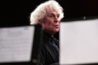 Britský dirigent Simon Rattle