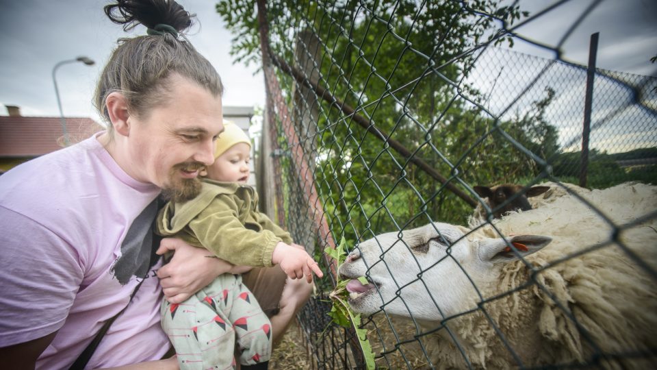 Vlak do života. Jaká je role současného otce?