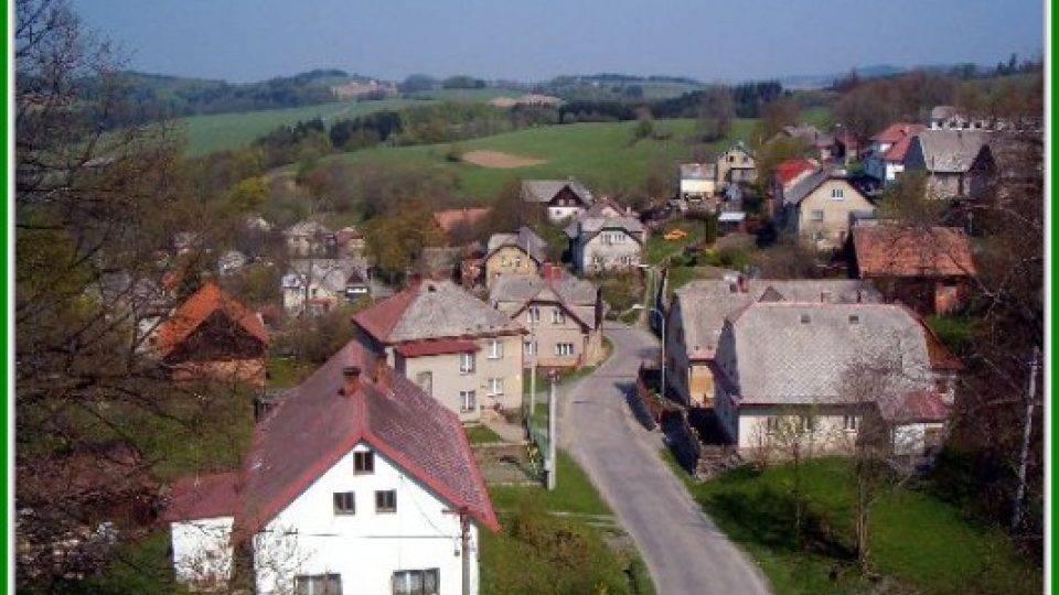 Pohled z věže kostela na Cotkytli