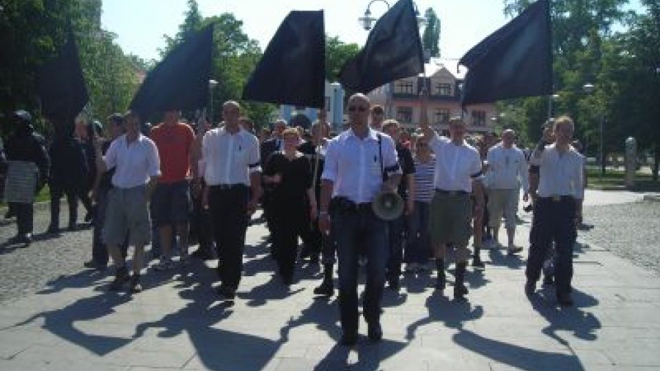 Litvínov - čelo pochodu na náměstí