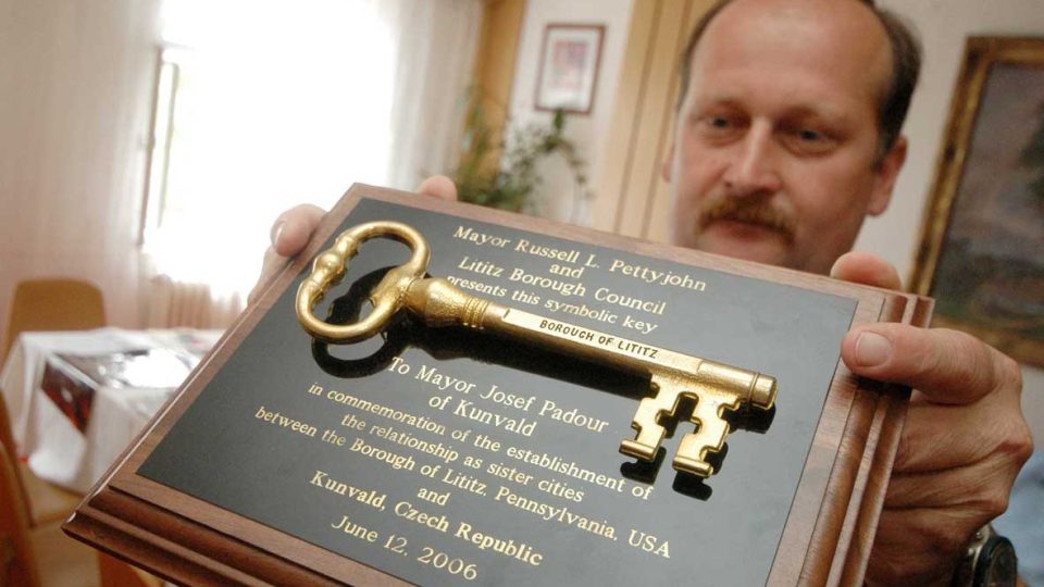 Starosta mi ukázal klíč od bran partnerského města Lititz v USA