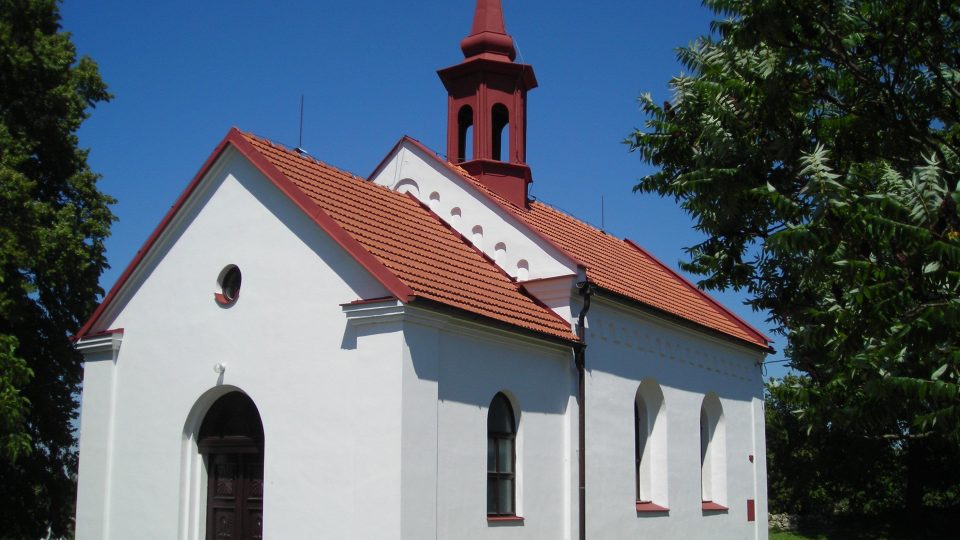 Opravená kaple nalezení sv. Kříže v místní části Krásnoves z roku 1894
