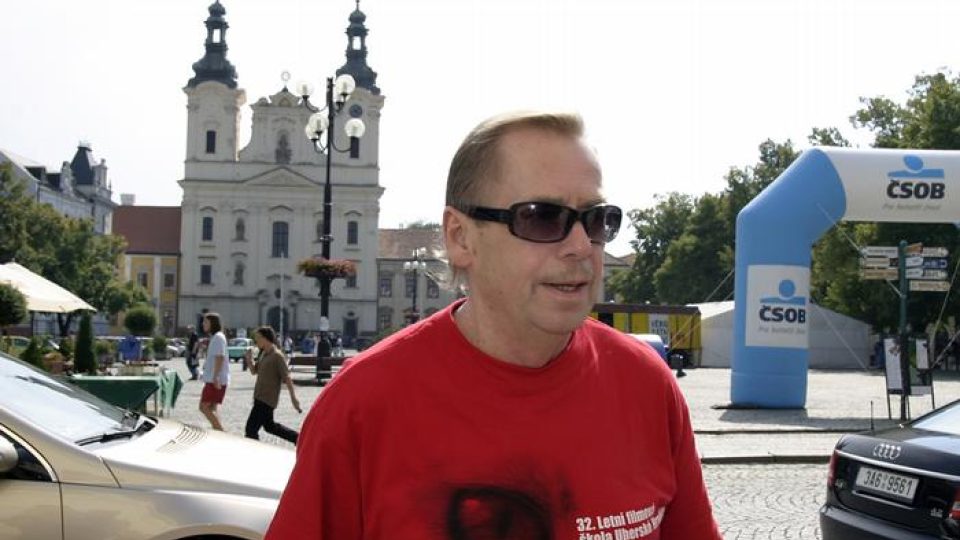 Letní filmová škola 2007 - Václav Havel na náměstí v Uherském Hradišti