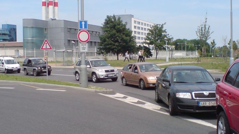 Stávka řidičů taxi na pražském letišti Ruzyně