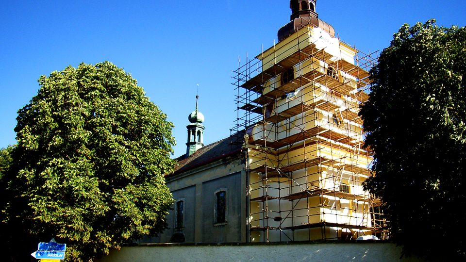 Barokní kostel Nanebevzetí Panny Marie z roku 1704 v Uhersku prodělává v současné době náročnou rekonstrukci
