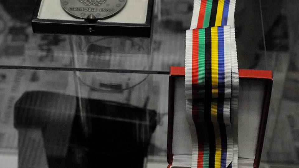 Medaile z olympiády v Grenoblu v roce 1968 zapůjčila Hanka Mašková