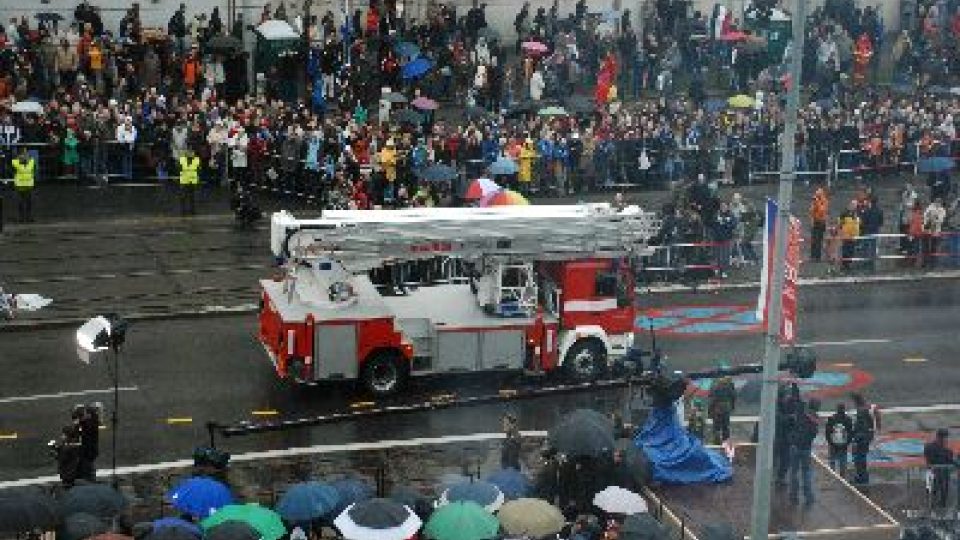 Vojenská přehlídka na Evropské třídě