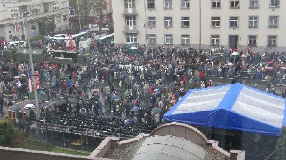 Vojenská přehlídka na Evropské třídě