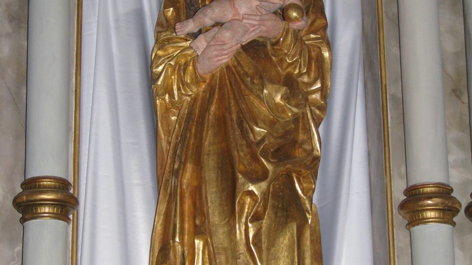 Vzácná gotická socha Madony v kostele Navštívení Panny Marie