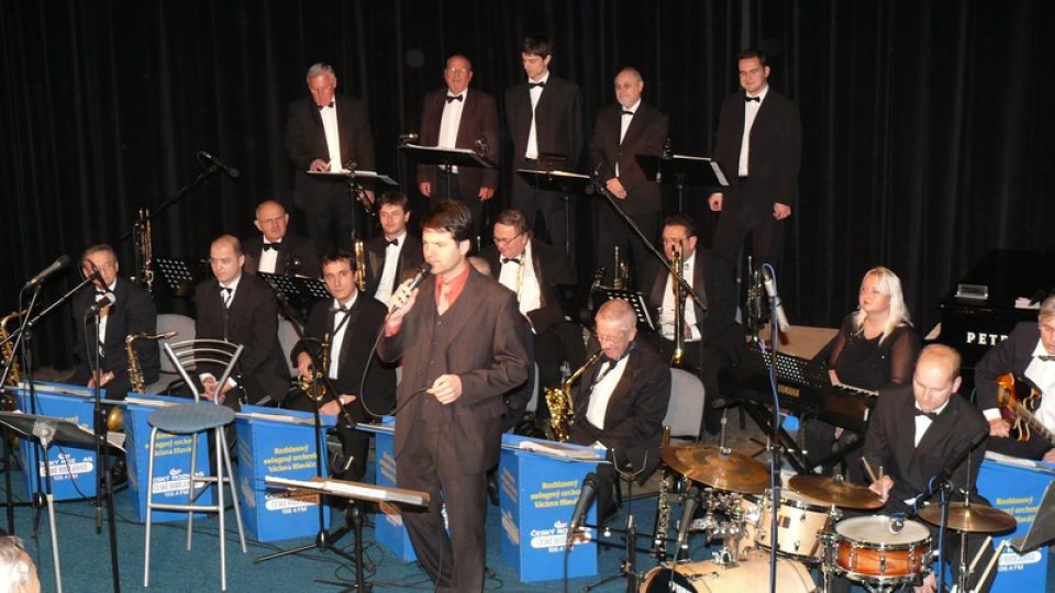 Rozhlasový swingový orchestr o Vánocích 2008