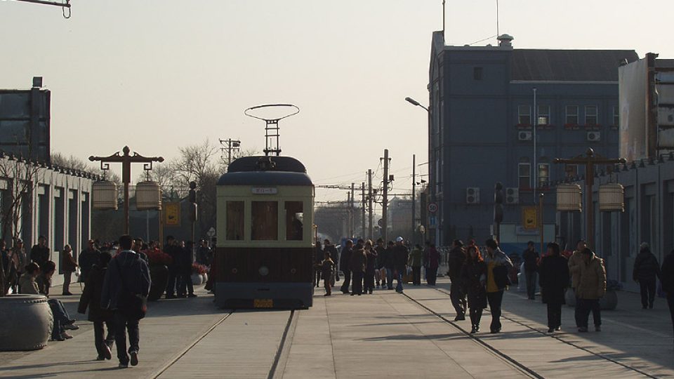 Tramvaje v Pekingu projíždějí