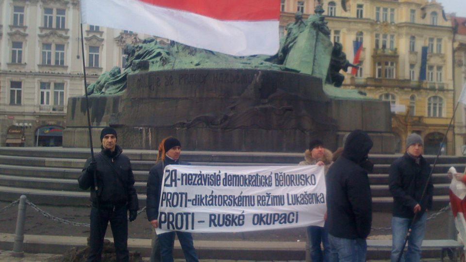 Demonstrace na Staroměstském náměstí