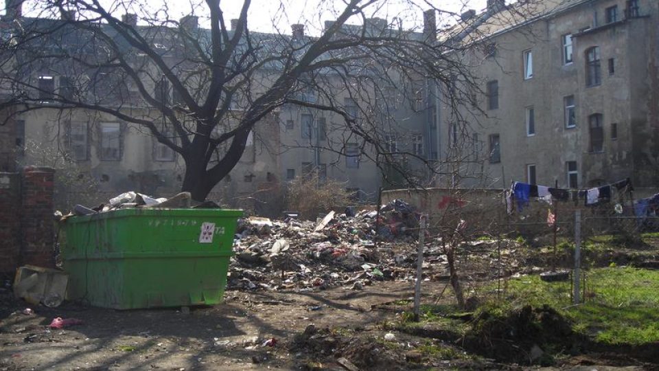 Odpadky a nepořádek v ústeckých Předlicích