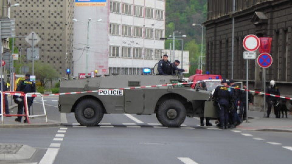 Policejní transportér v Masarykově ulici