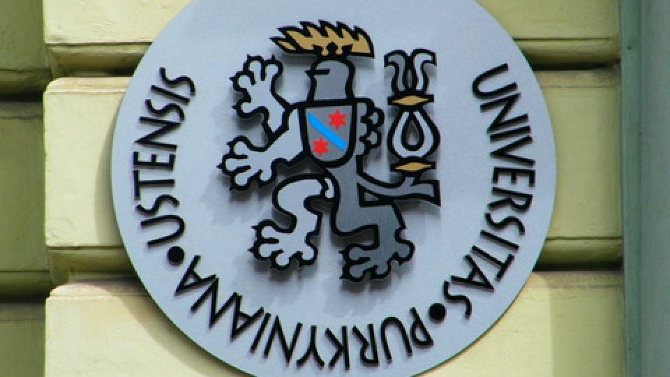 Logo university J.E.Purkyně