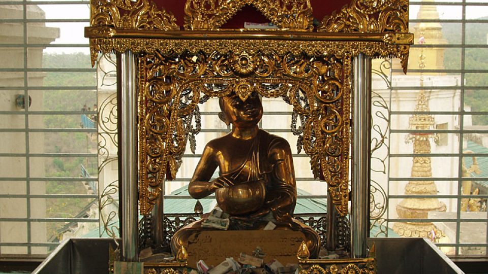 Buddha na hoře Popa