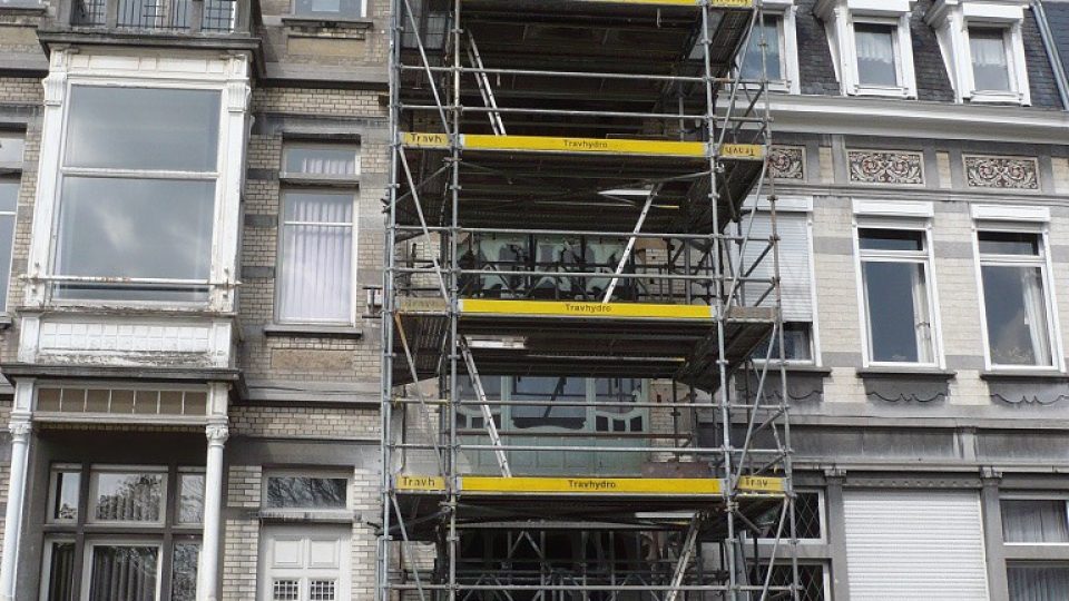 Saint-Cyr House (1901) architekta Gustava Strauvena