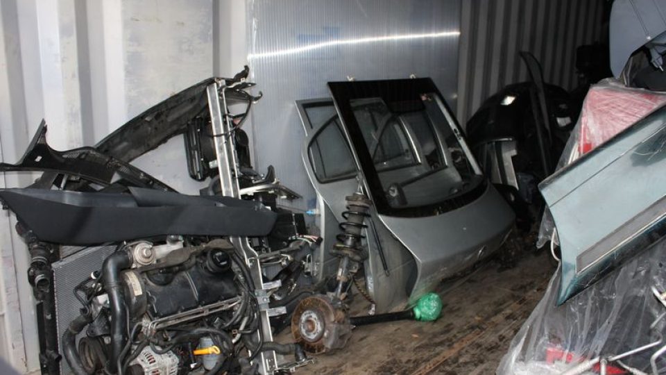 Severočeské policii se podařilo rozbít gang zlodějů aut