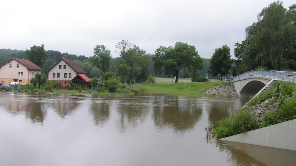 Rozvodněná Malše v Plavu u Českých Budějovic