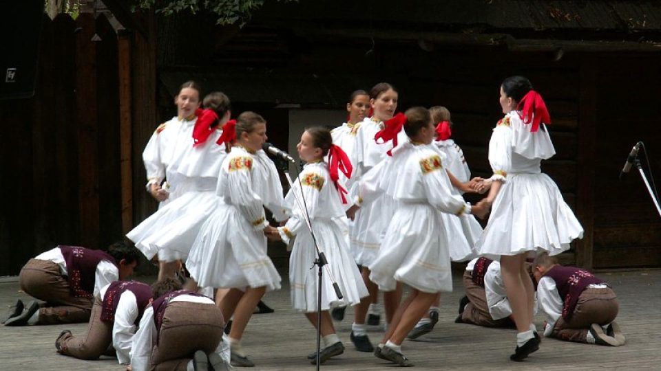 Dětský folklorní soubor Stavbárik