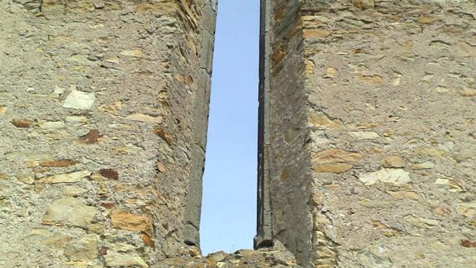 Klášter Koruna v Krasíkově  - detail gotického okna
