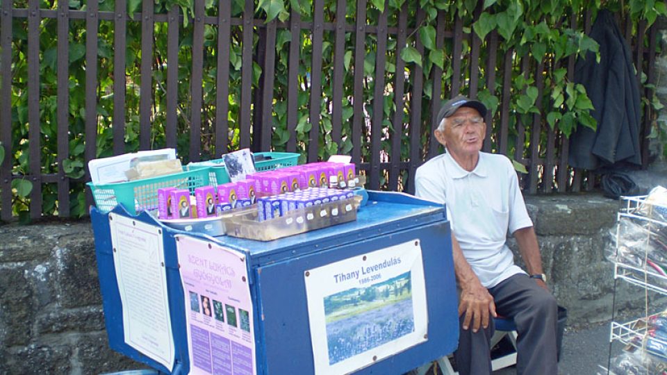 Prodejce výrobků z levandulí