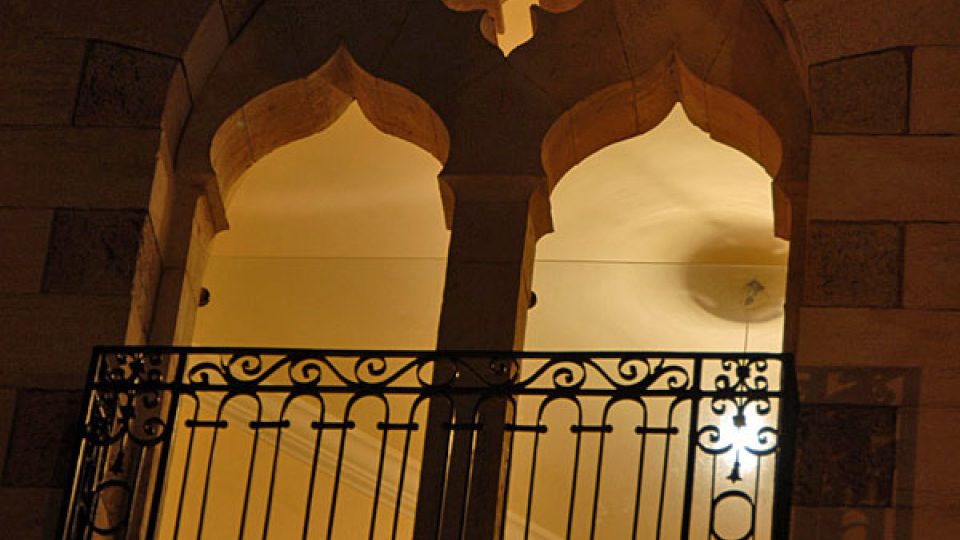 Vázdoba oken Džásirova paláce