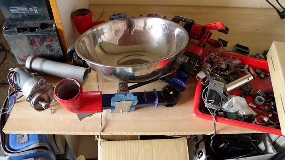 S mikrofonem za Robotmanem 01015053.jpeg