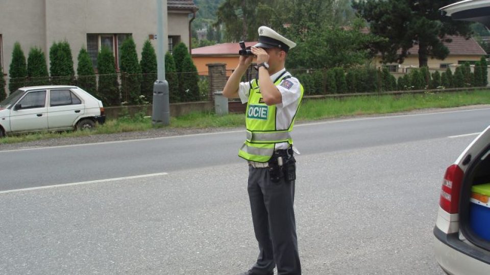 Berounští policisté dostali odměnu za odmítnutí úplatku