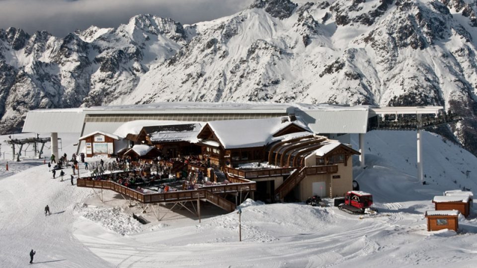 Poskytování kvalitních služeb lyžařům je v Alpe d'Huez samozřejmostí