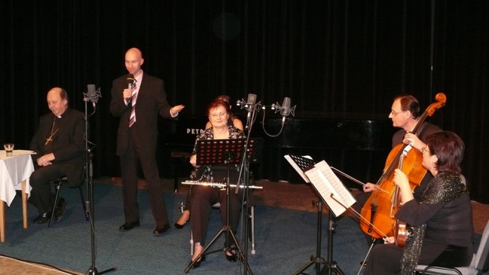 Olga Jelínková a trio In camera caritatis