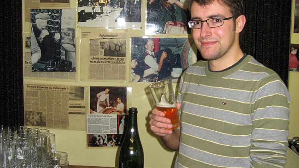 Thomas Debelder s pivem gueze