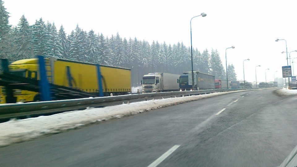 Kolona kamionů u česko-slovenské hranice