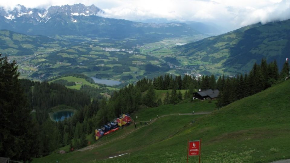 Místo, odkud startuje závod Hahnenkamm