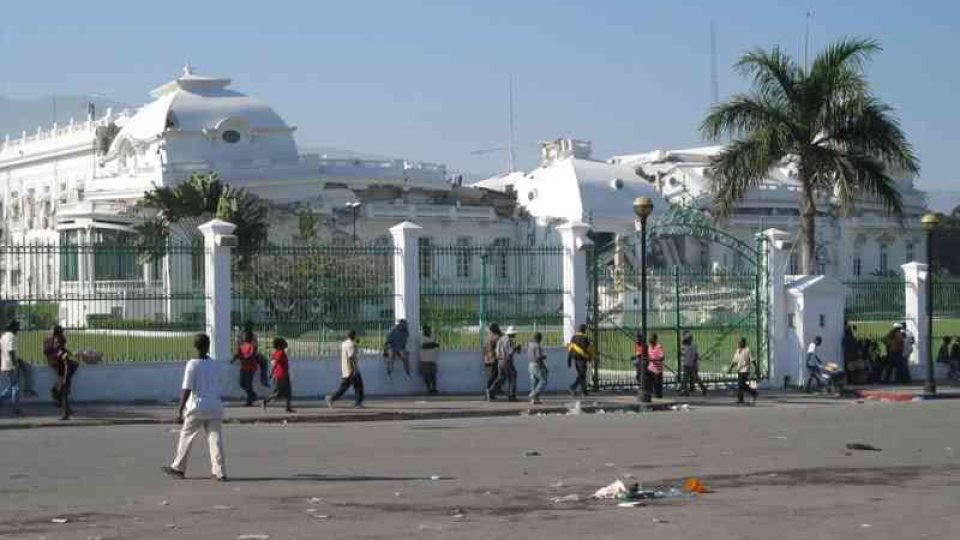 Pobořený Národní palác | foto: Pavel Polák 01076745.jpeg