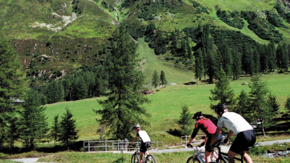 Davos a jeho blízké okolí nabízí i rozsáhlé cyklistické stezky