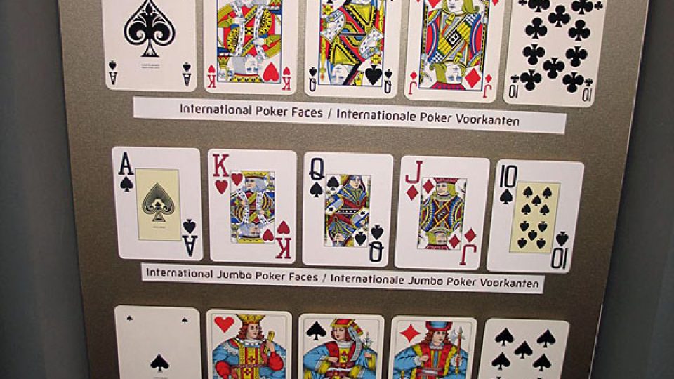 Švýcarské karty v muzeu karet v Turnhoutu