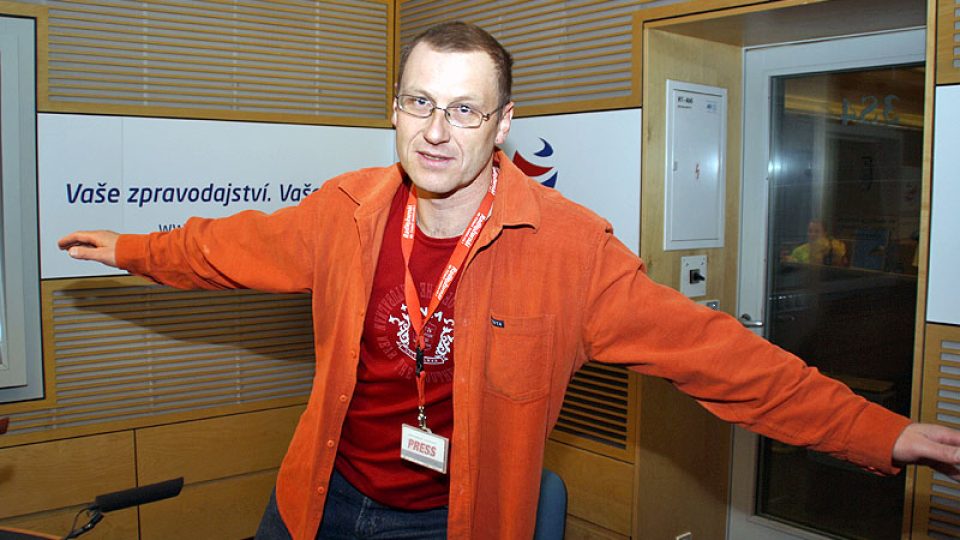 Ľubomír Smatana zapózoval ve studiu Radiožurnálu