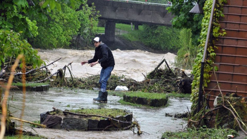 Rozvodněná Bečva ve Valašském Meziříčí