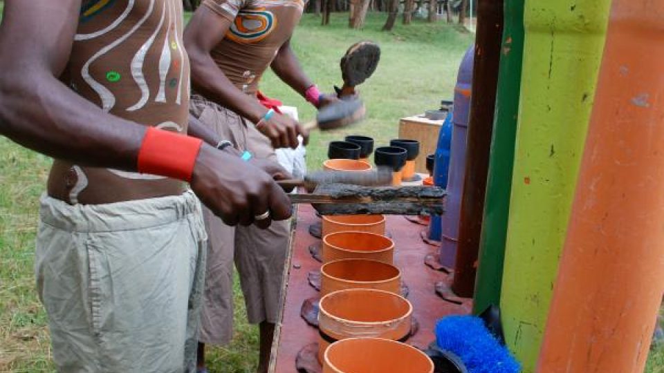 Hudebníci z Juakali Drummers