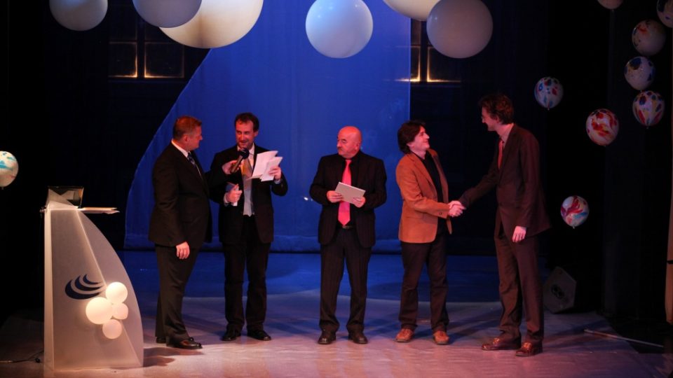 Slavnostní závěrečný večer festivalu Prix Bohemia Radio 2010 (Národní cenu získali rovným dílem Pavel Novotný a Ladislav Železný).