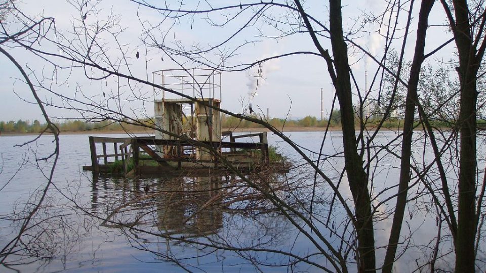 Odkaliště elektrárny Mělník v Horních Počaplech je v pořádku, nebezpečí nehrozí