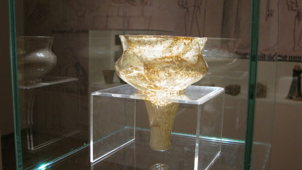 Z výstavy Královský sňatek v Domě u kamenného zvonu - život ve městě - nalezená lampa