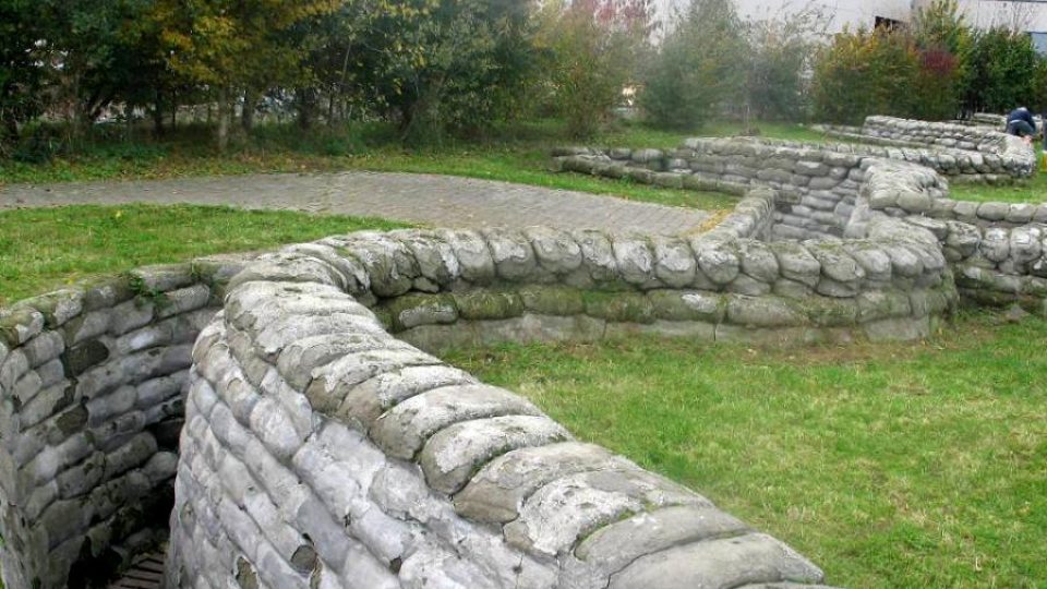 Rekonstrukce zákopů u Muzea Flanderských polí ukazuje návštěvníkům, jak vypadalo útočiště vojáků za 1. světové války