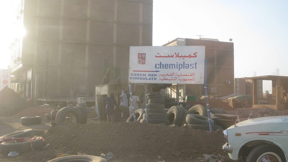 43. V Súdánu sice není české velvyslanectví, ale máme v Chartúmu konzulát 43. V Súdánu sice není české velvyslanectví, ale máme v Chartúmu konzulát